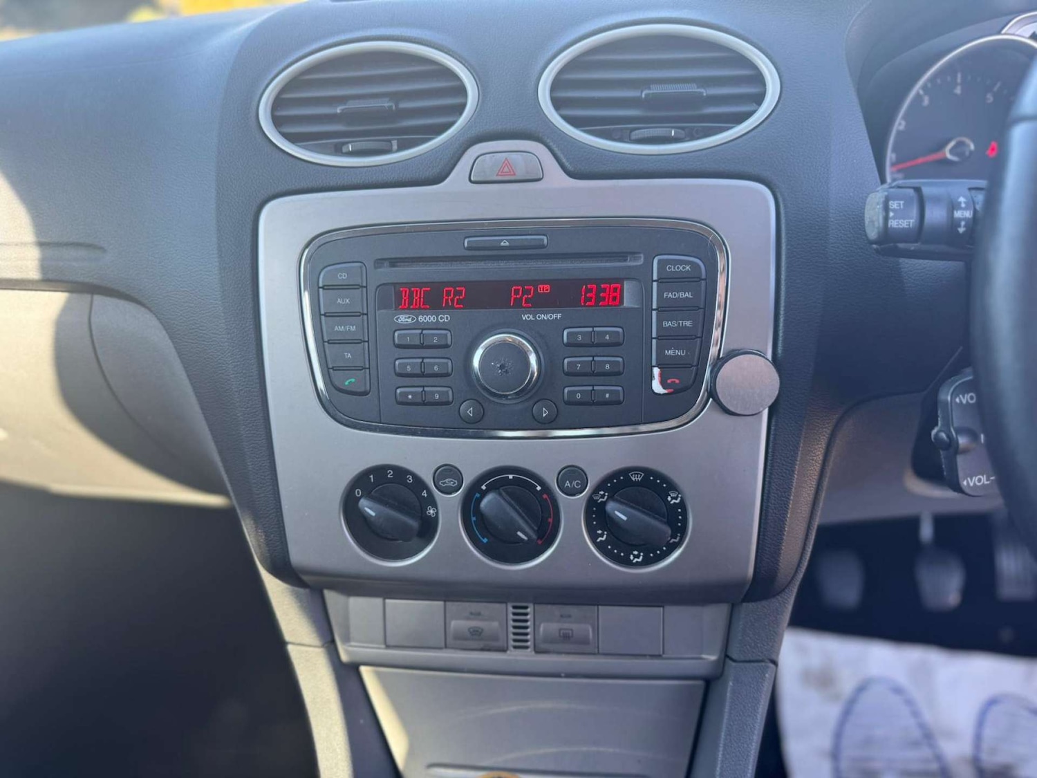 Used Ford Focus 2010 for sale - 75911098: Photo 28