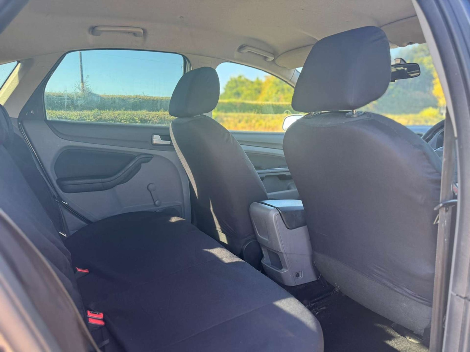 Used Ford Focus 2010 for sale - 75911098: Photo 32