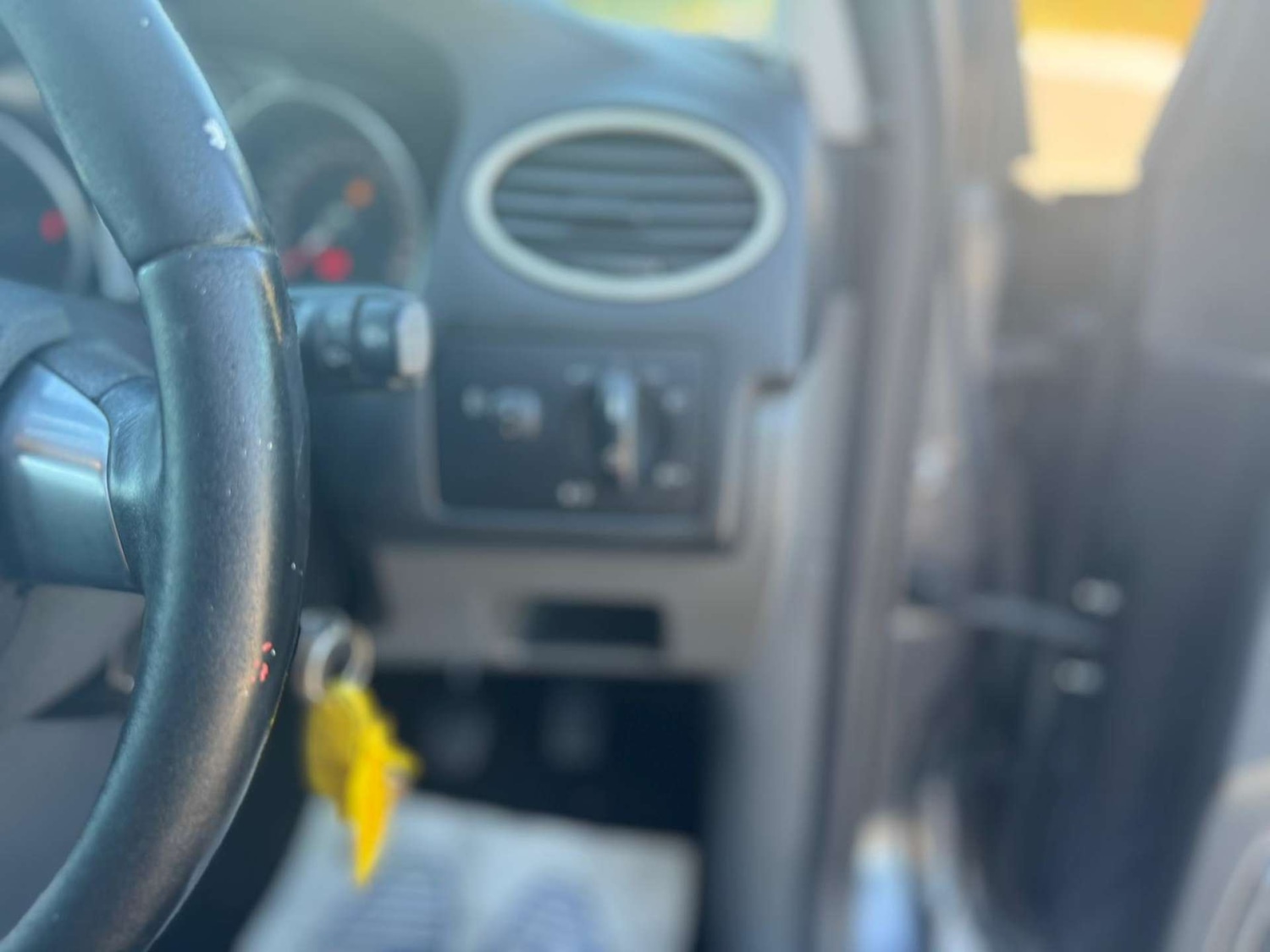 Used Ford Focus 2010 for sale - 75911098: Photo 40