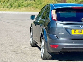 Used Ford Focus 2010 for sale - 75911098: Photo