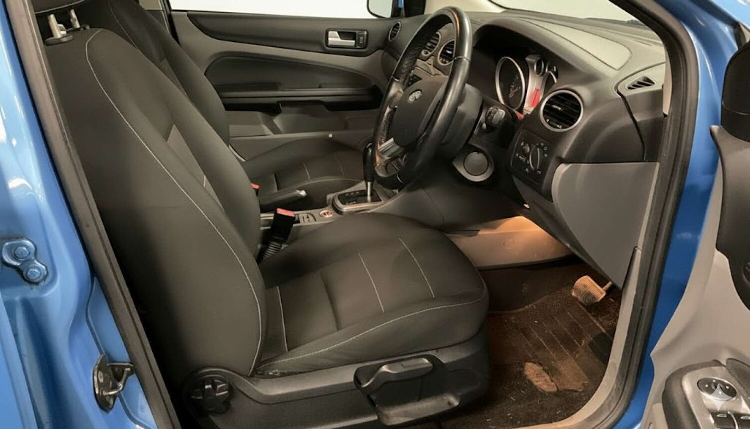 Used Ford Focus 2010 for sale - 77484931: Photo 19