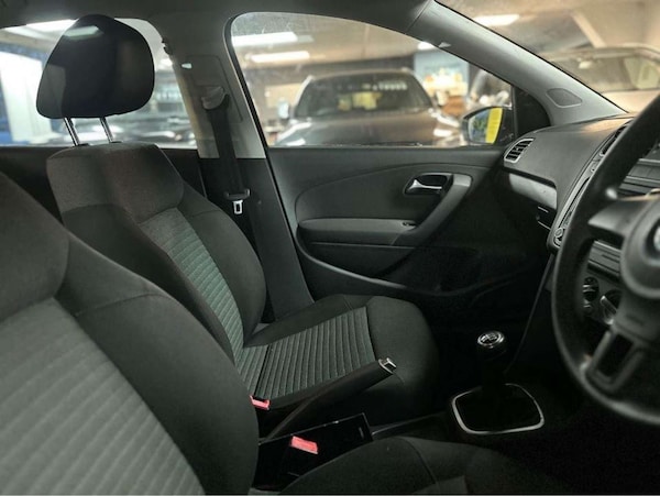 Used Volkswagen Polo 2010 for sale - 73840871: Photo 14