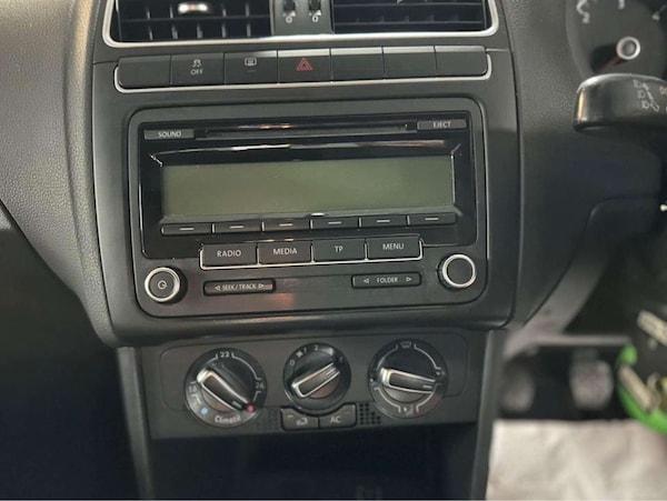 Used Volkswagen Polo 2010 for sale - 73840871: Photo 25