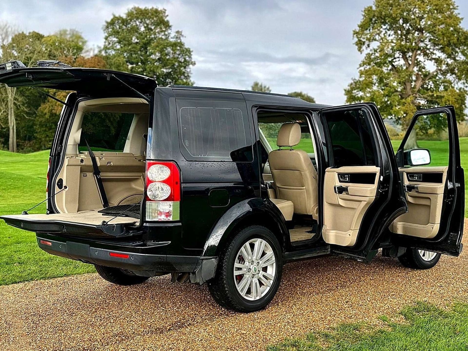 Used Land Rover Discovery 2010 for sale - 76347351: Photo 4