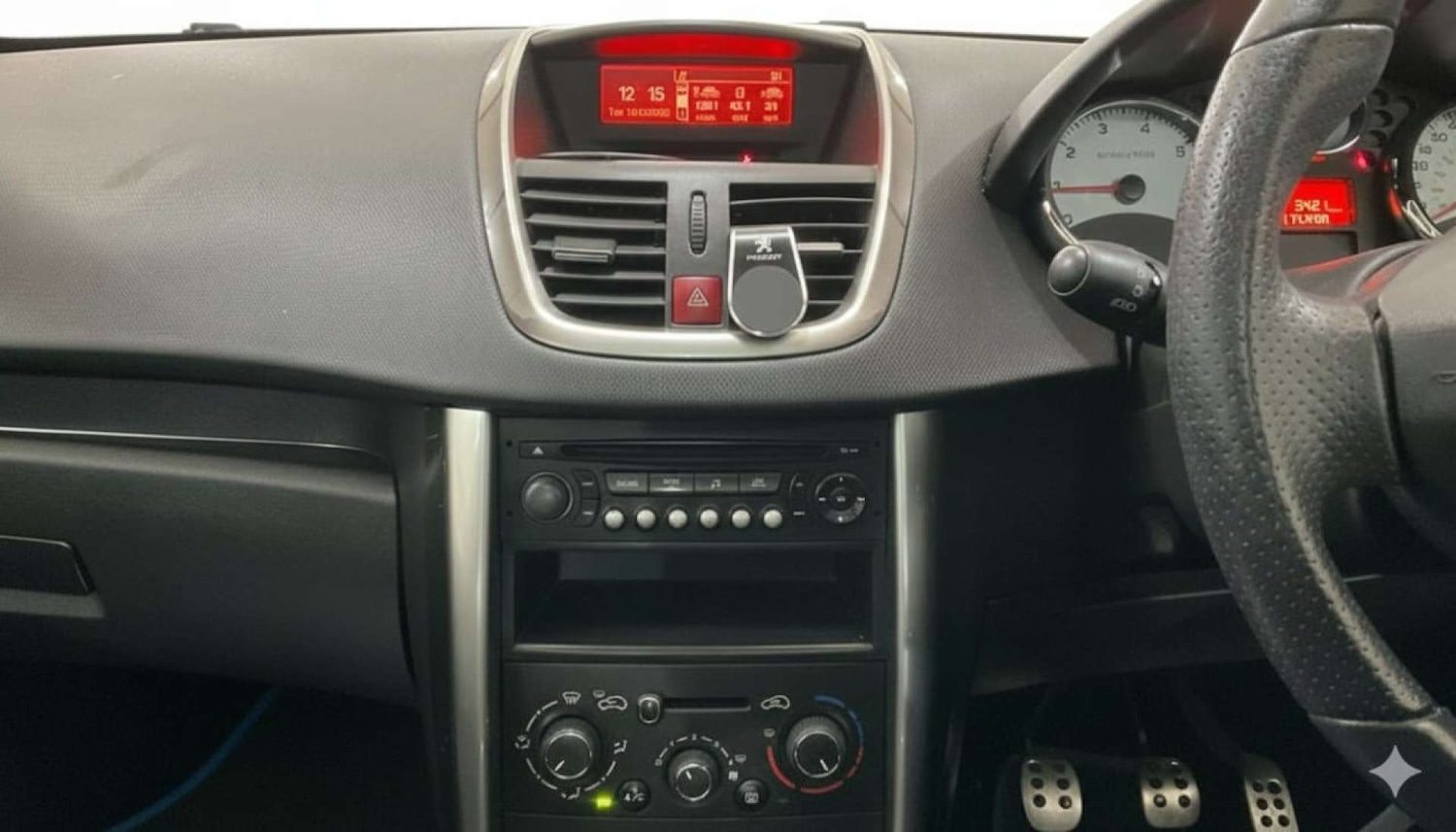 Used Peugeot 207 2011 for sale - 77086092: Photo 19