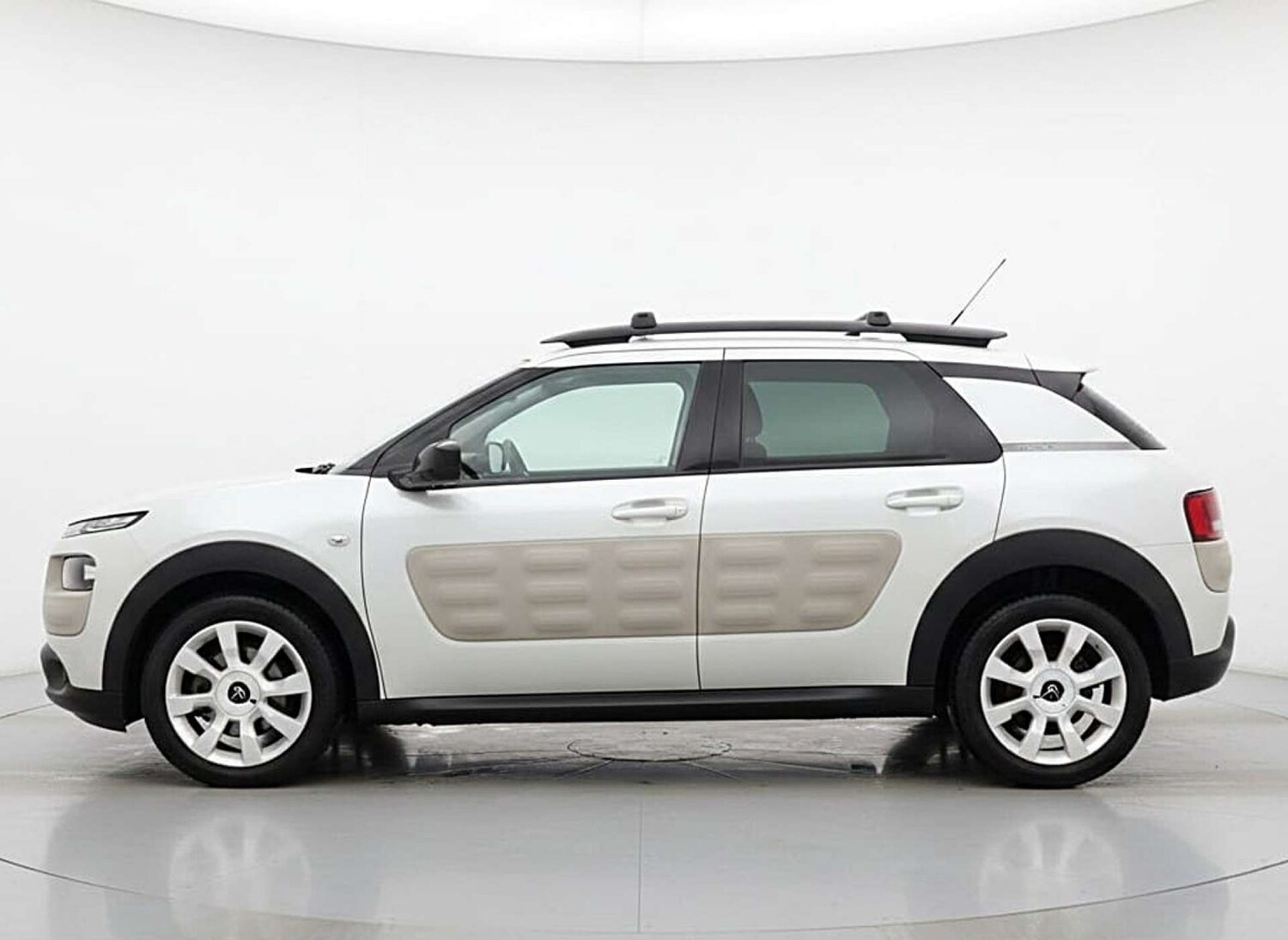Used Citroen C4 Cactus 2017 for sale - 77498241: Photo 20