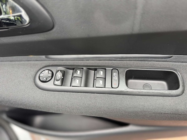 Used Peugeot 5008 2014 for sale - 76208629: Photo 17