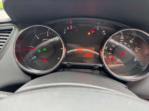 Used Peugeot 5008 2014 for sale - 76208629: Photo 23