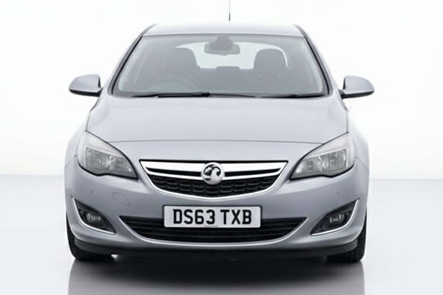 Used Vauxhall Astra 2013 for sale - 77417564: Photo 2