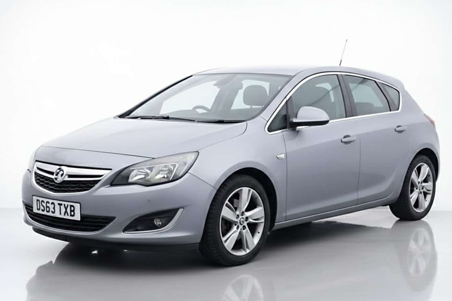 Used Vauxhall Astra 2013 for sale - 77417564: Photo 3