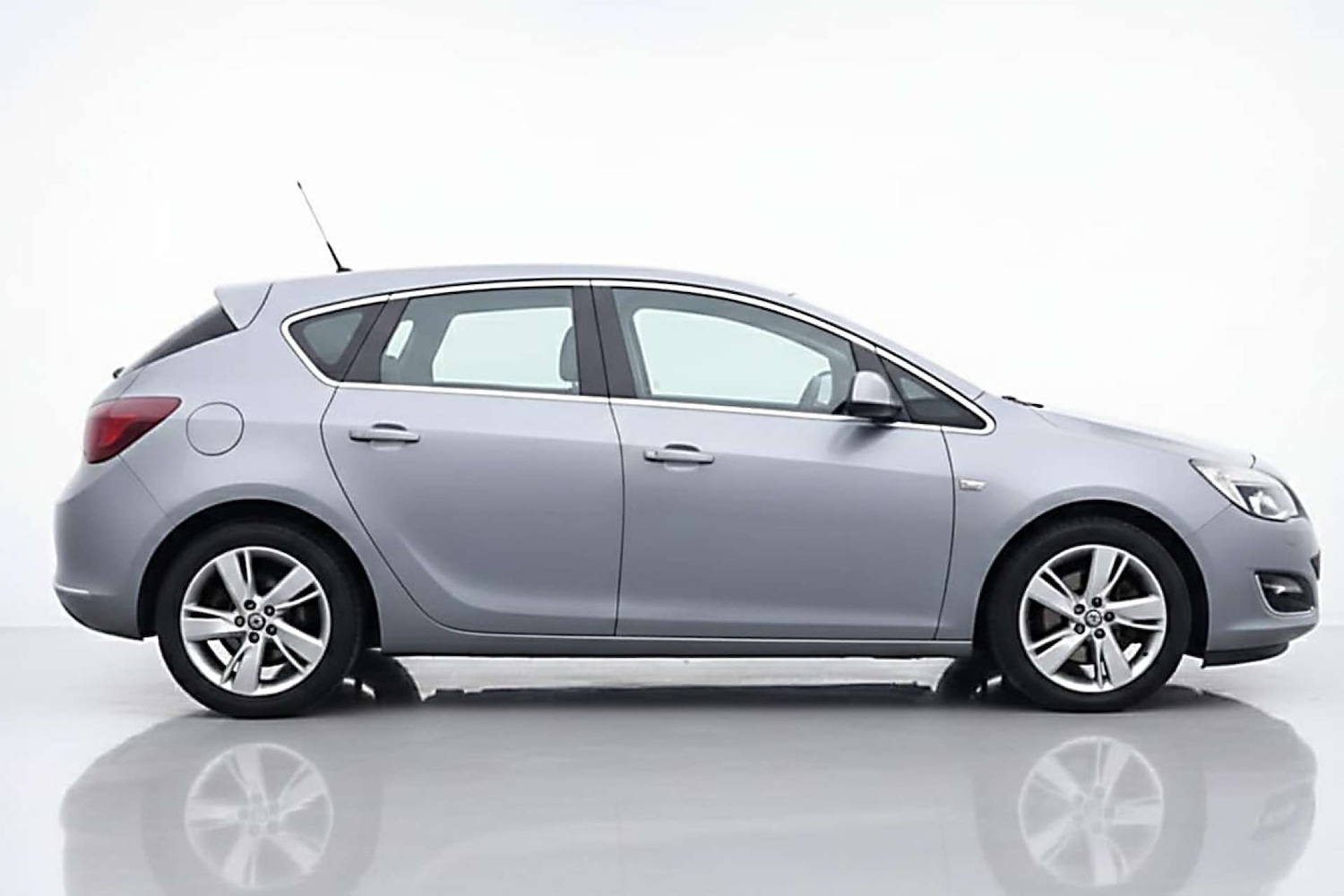 Used Vauxhall Astra 2013 for sale - 77417564: Photo 5