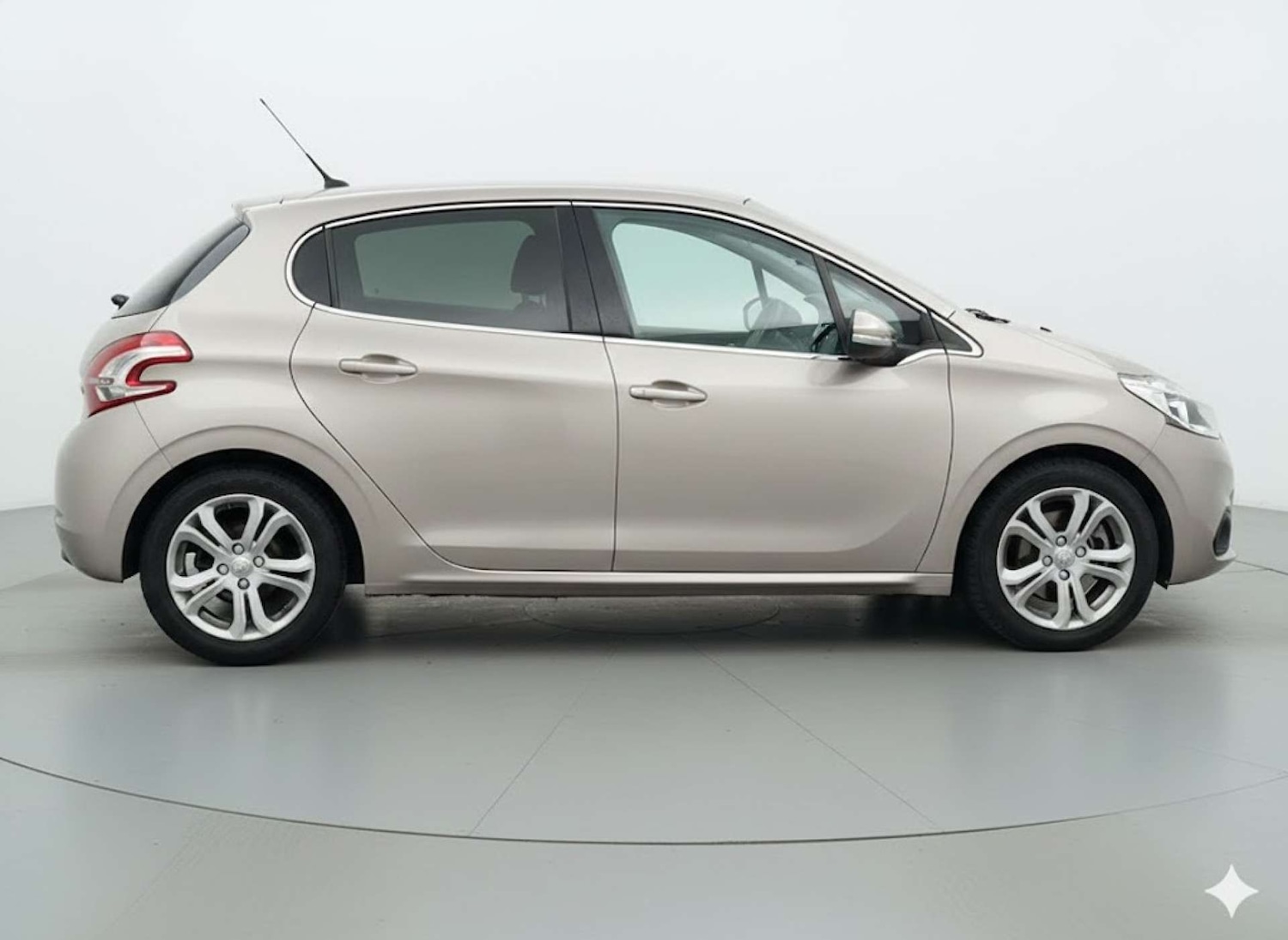 Used Peugeot 208 2013 for sale - 77170369: Photo 11