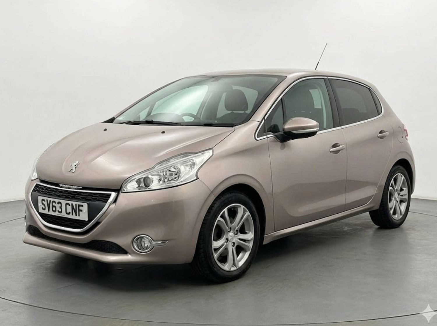 Used Peugeot 208 2013 for sale - 77170369: Photo 3