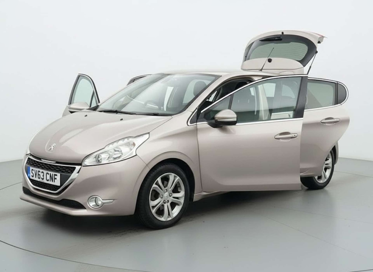 Used Peugeot 208 2013 for sale - 77170369: Photo 6