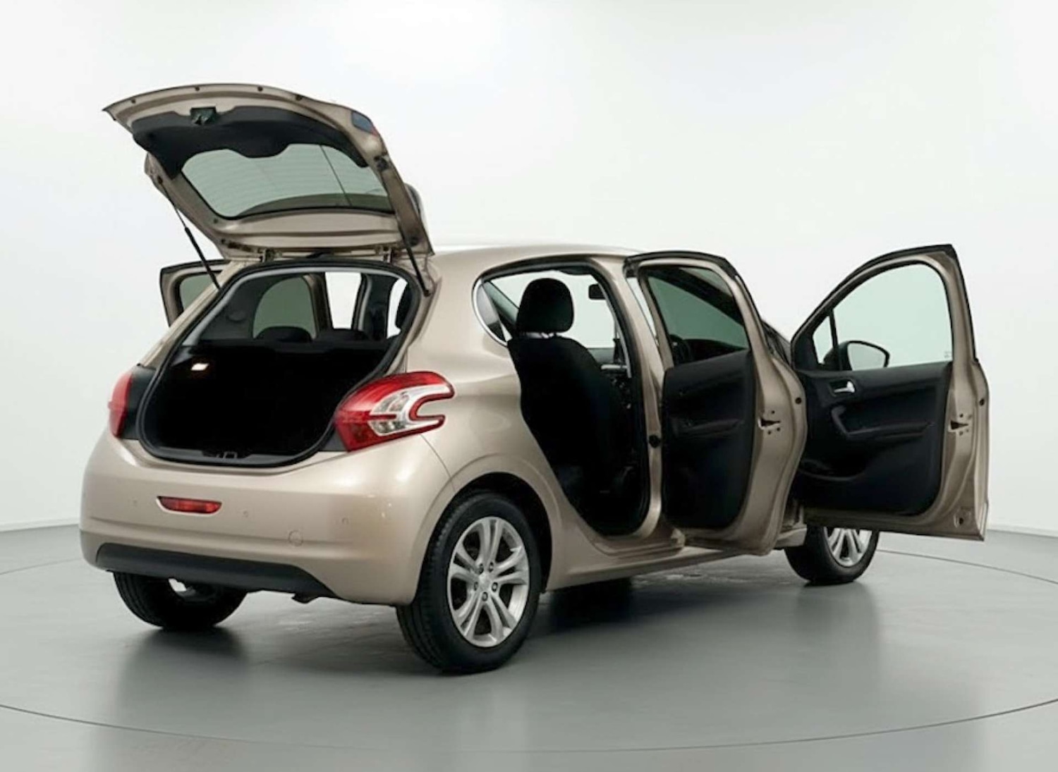 Used Peugeot 208 2013 for sale - 77170369: Photo 7