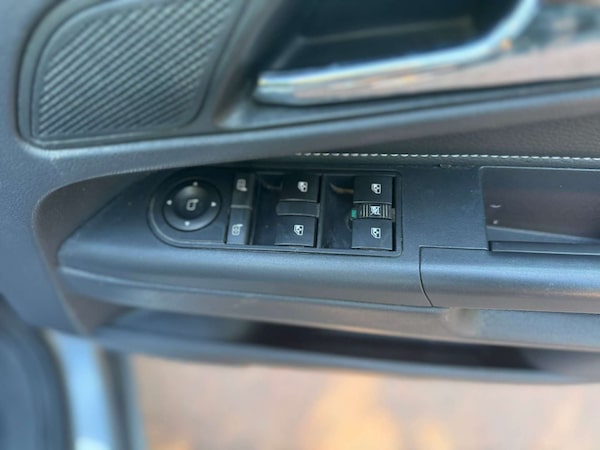Used Vauxhall Zafira 2007 for sale - 75413920: Photo 60