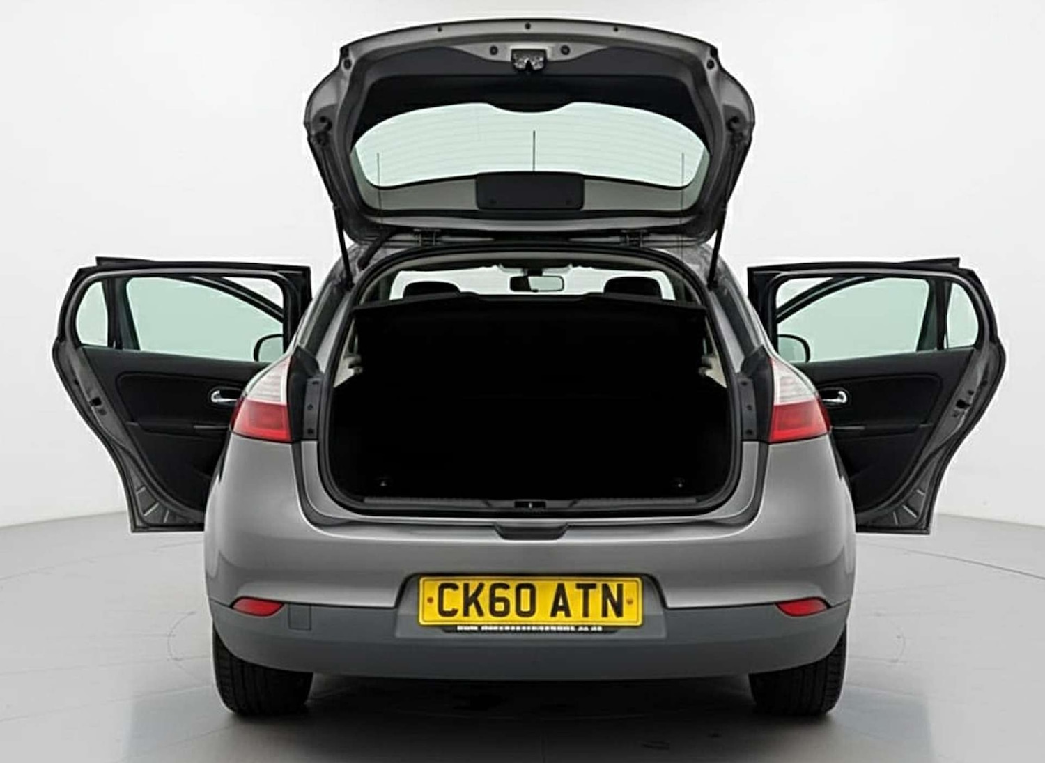 Used Renault Megane 2010 for sale - 77409803: Photo 11