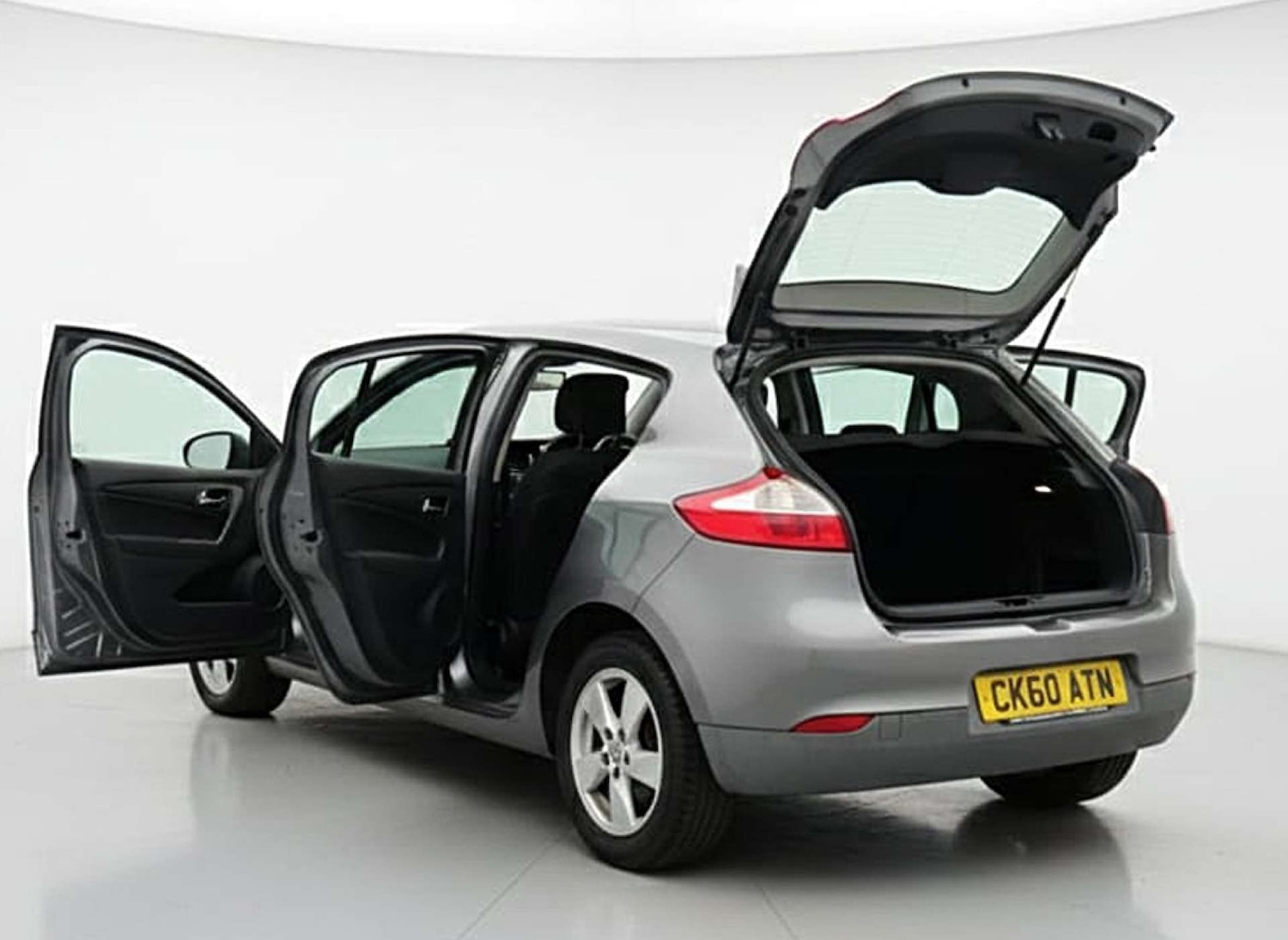 Used Renault Megane 2010 for sale - 77409803: Photo 12