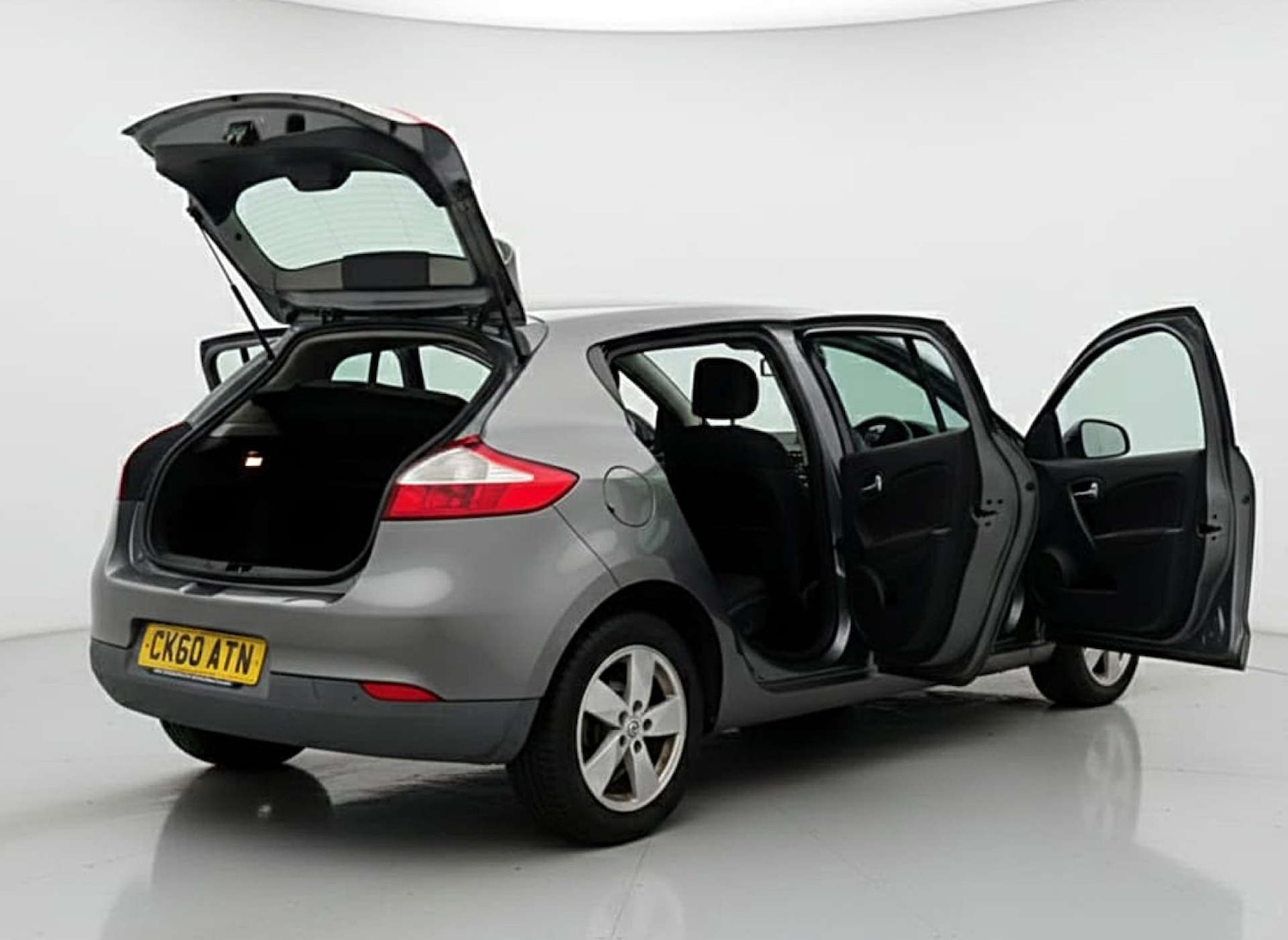 Used Renault Megane 2010 for sale - 77409803: Photo 14