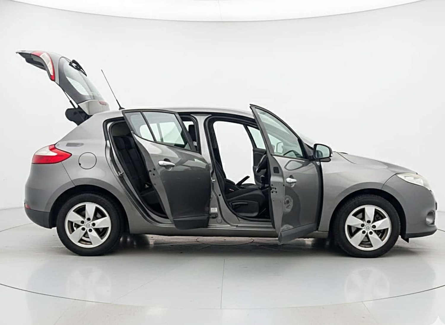 Used Renault Megane 2010 for sale - 77409803: Photo 7