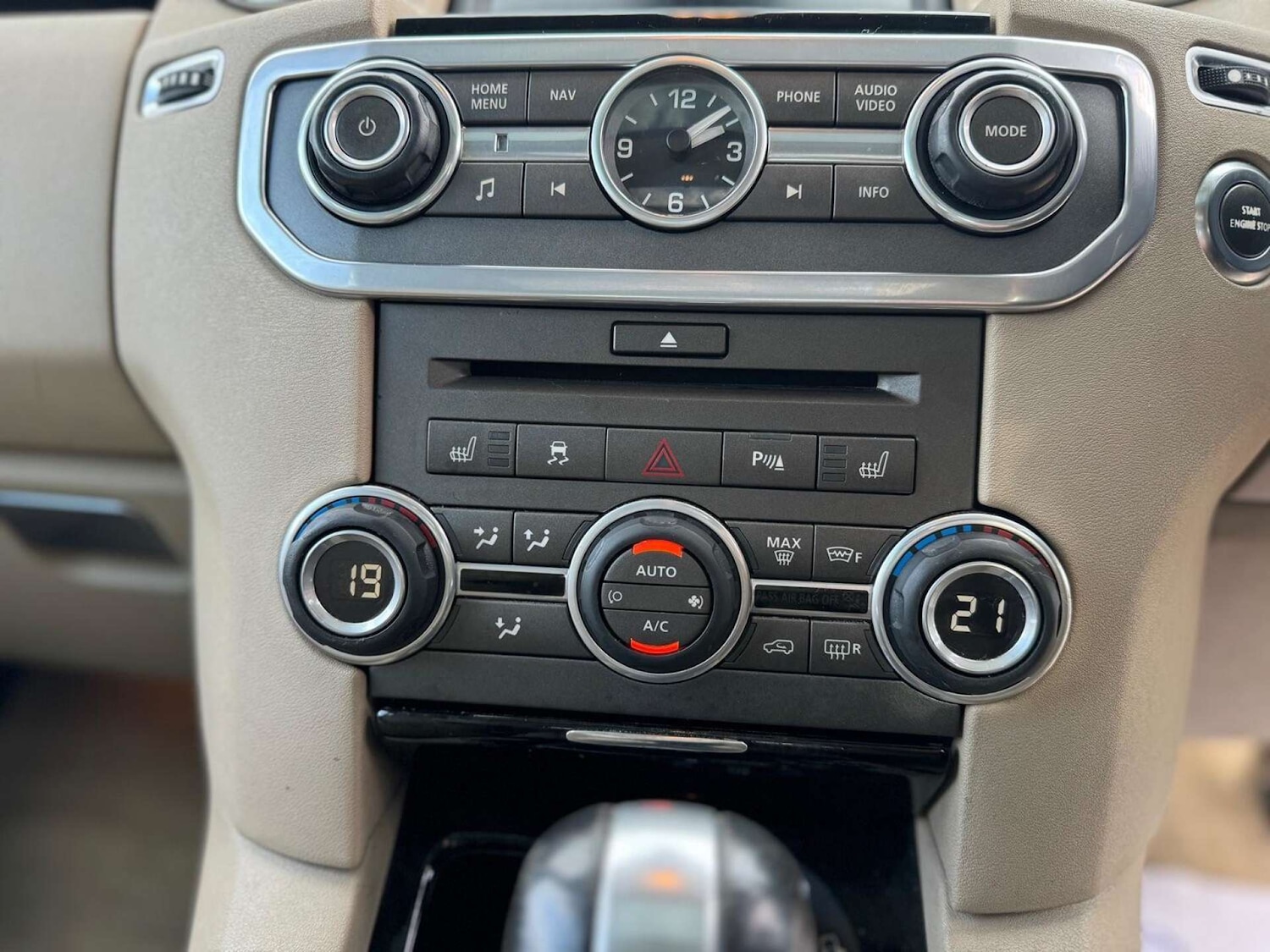 Used Land Rover Discovery 2010 for sale - 76602130: Photo 11