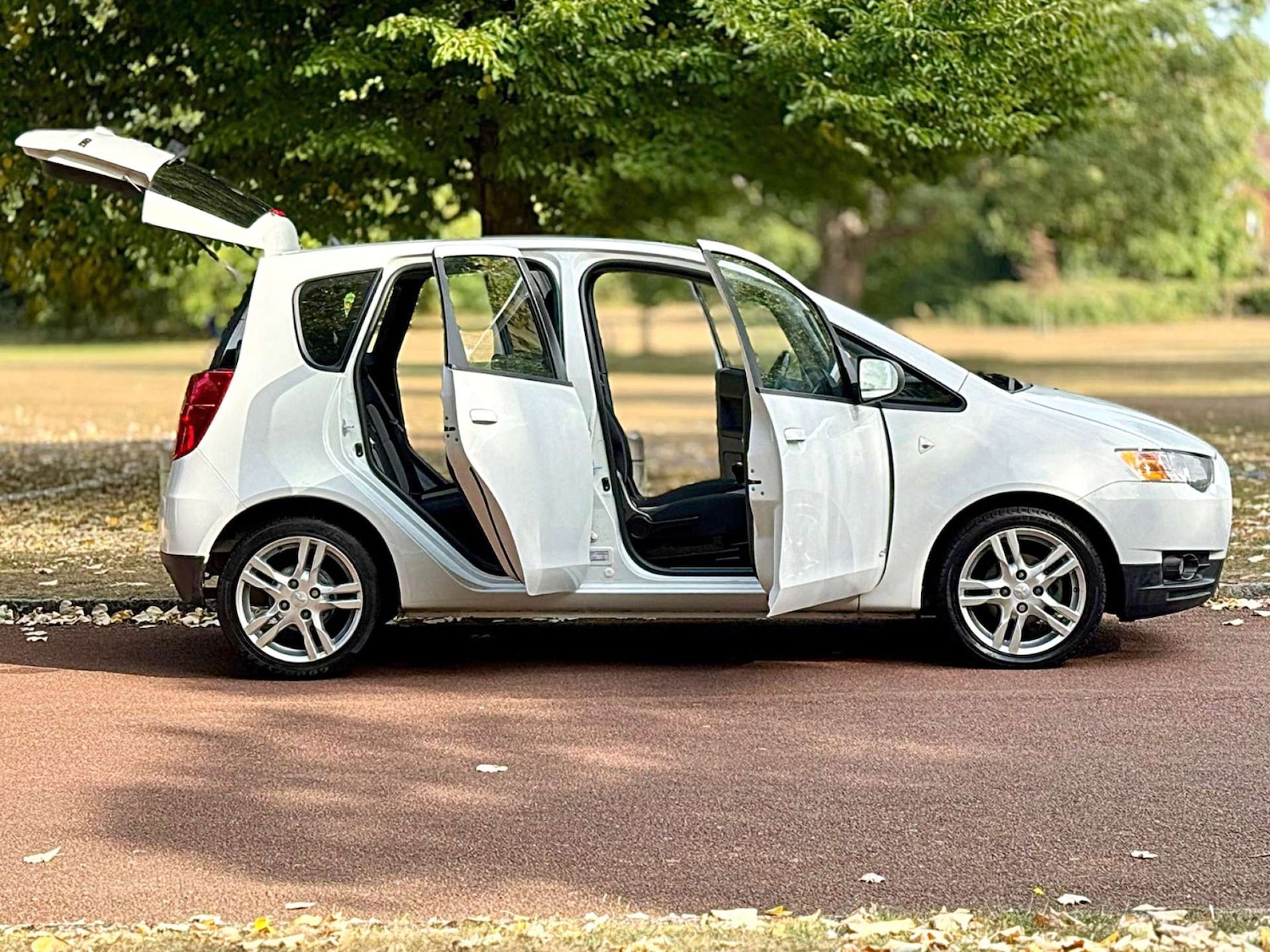 Used Mitsubishi Colt 2013 for sale - 76602032: Photo 10