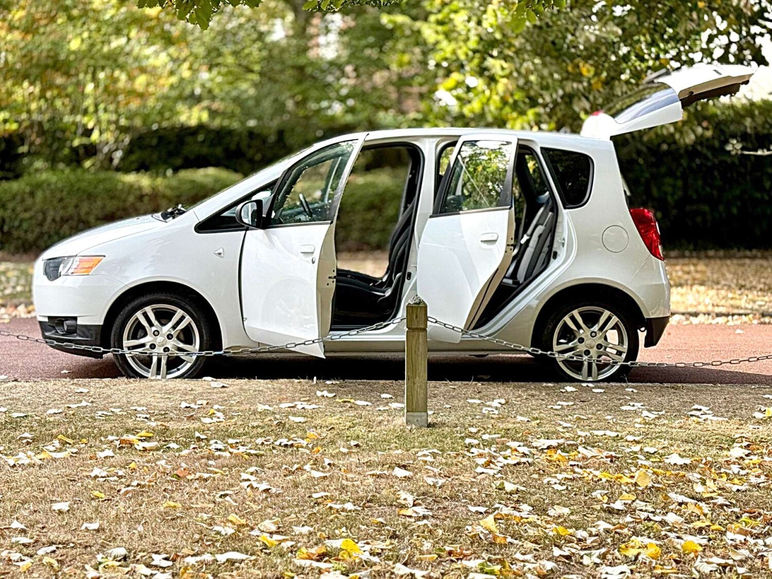 Used Mitsubishi Colt 2013 for sale - 76602032: Photo 46