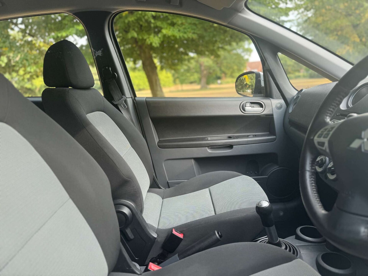 Used Mitsubishi Colt 2013 for sale - 76602032: Photo 47