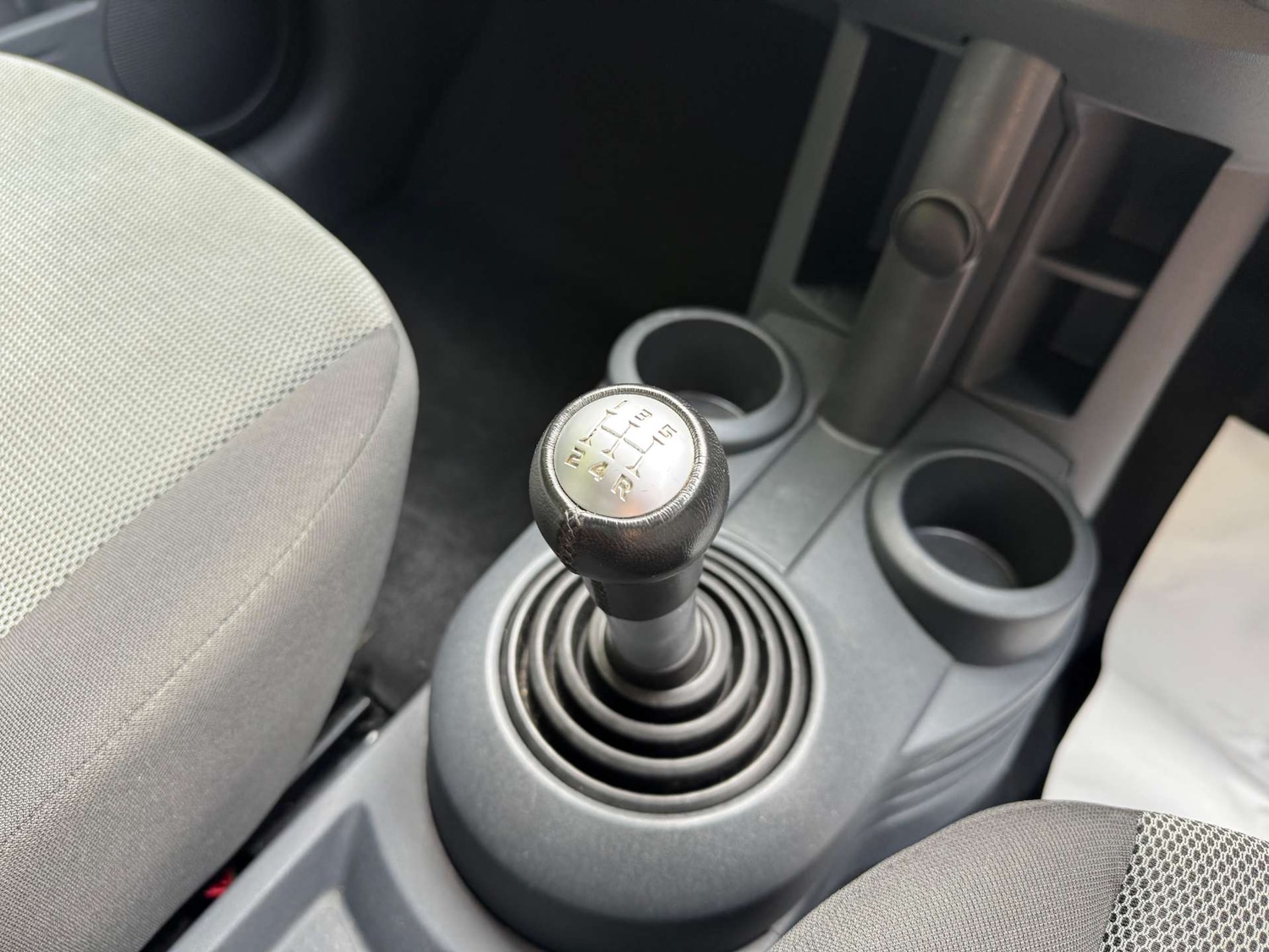 Used Mitsubishi Colt 2013 for sale - 76602032: Photo 5