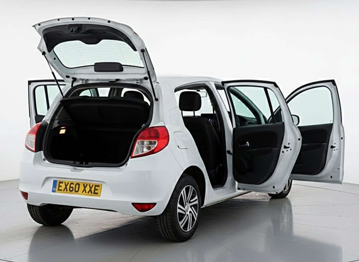 Used Renault Clio 2010 for sale - 76495884: Photo 10