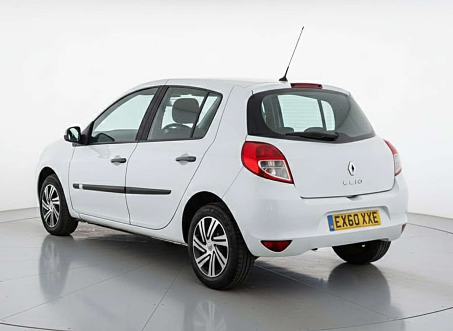 Used Renault Clio 2010 for sale - 76495884: Photo 12
