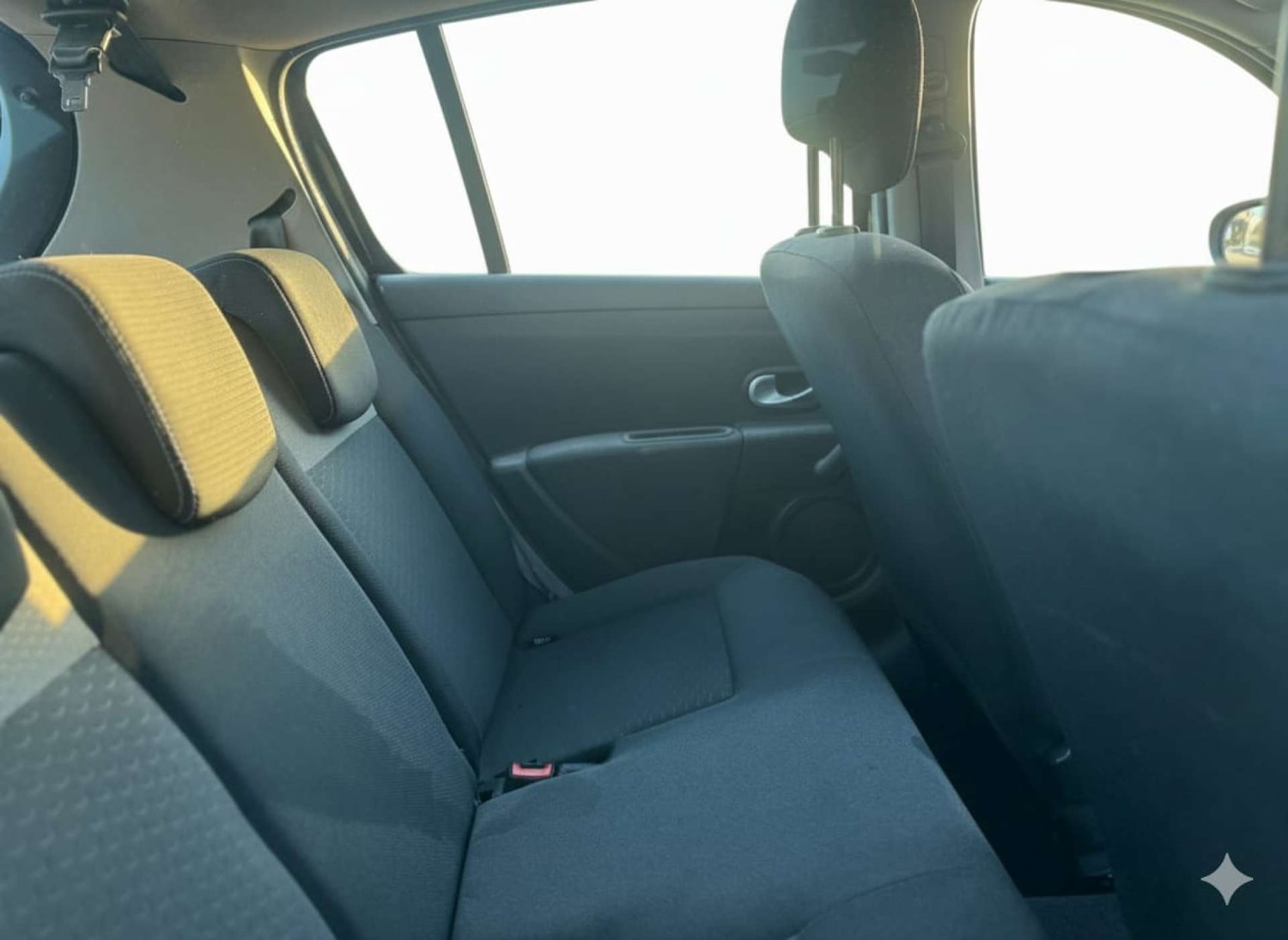 Used Renault Clio 2010 for sale - 76495884: Photo 18