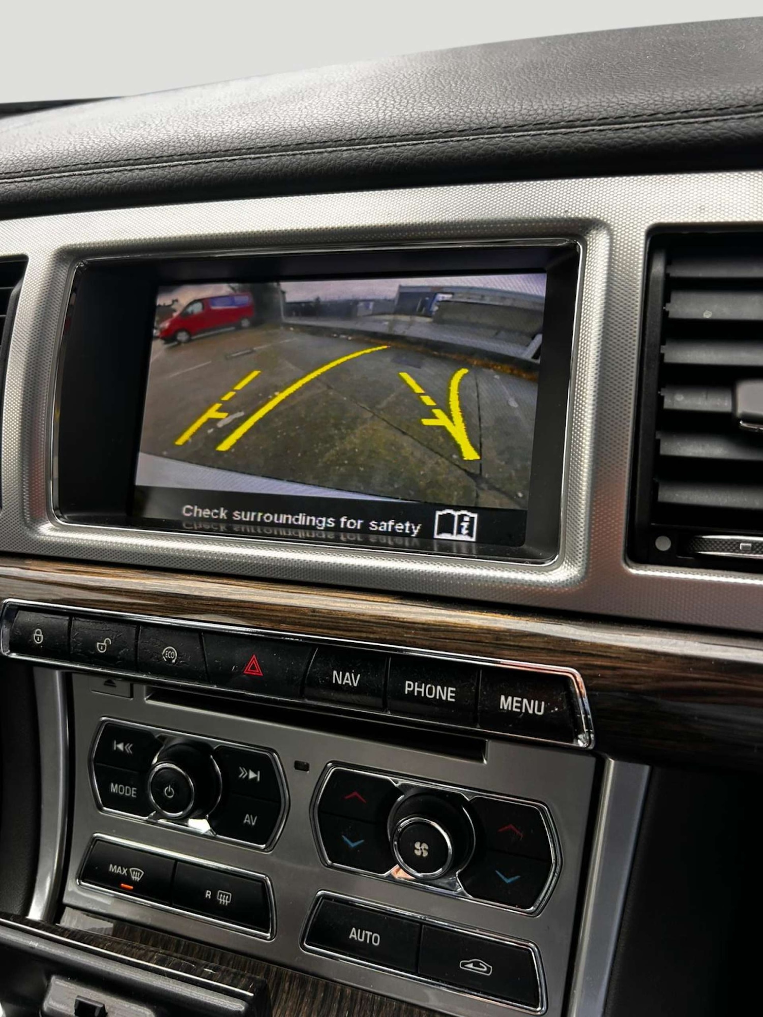 Used Jaguar XF 2014 for sale - 76404372: Photo 13