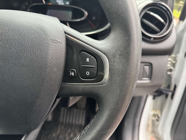 Used Renault Clio 2017 for sale - 74435614: Photo 19