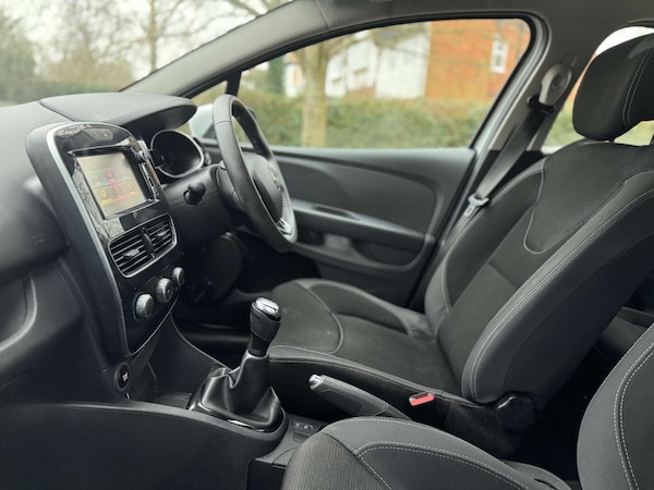Used Renault Clio 2017 for sale - 74435614: Photo 35