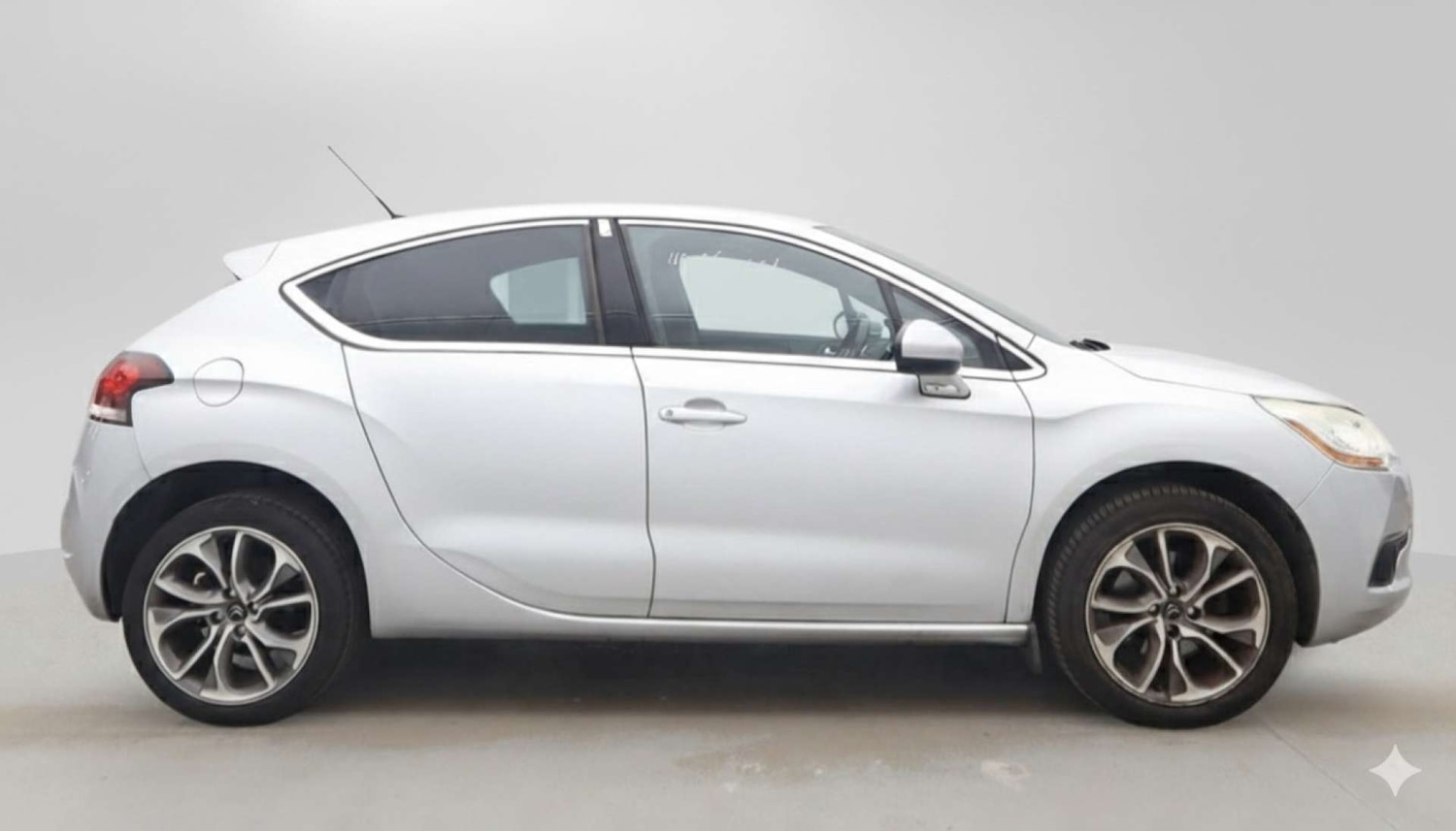 Used Citroen DS4 2011 for sale - 76347358: Photo 3
