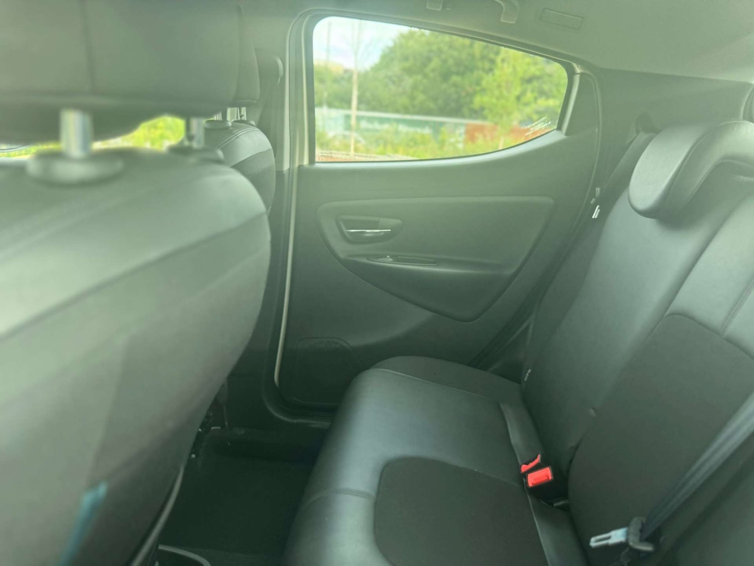 Used Chrysler Ypsilon 2012 for sale - 76602071: Photo 16