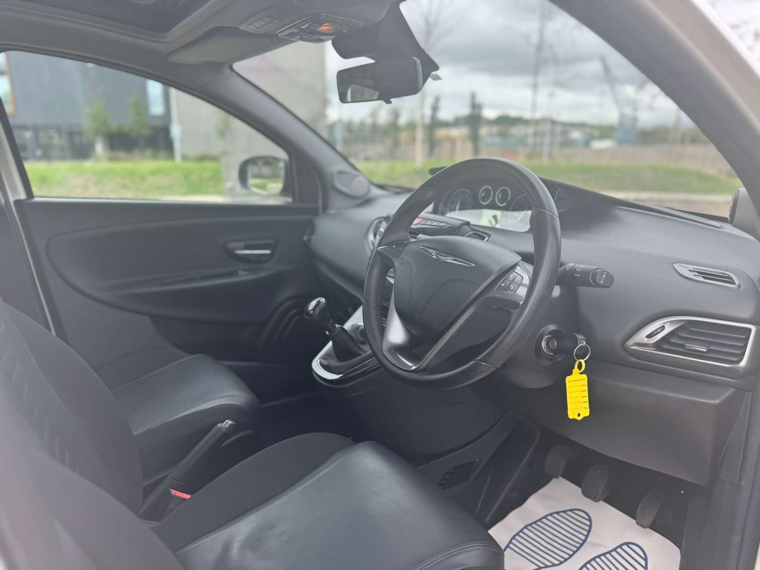 Used Chrysler Ypsilon 2012 for sale - 76602071: Photo 28