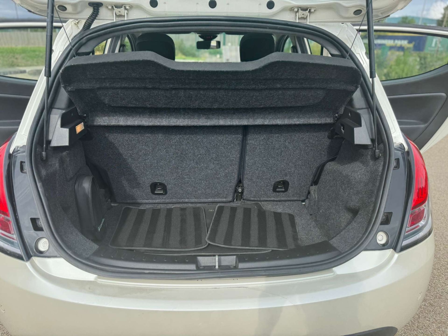 Used Chrysler Ypsilon 2012 for sale - 76602071: Photo 35