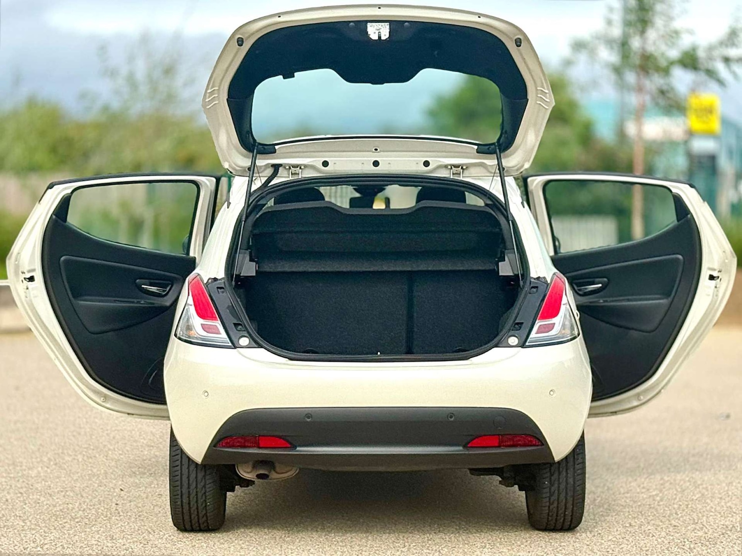 Used Chrysler Ypsilon 2012 for sale - 76602071: Photo 37