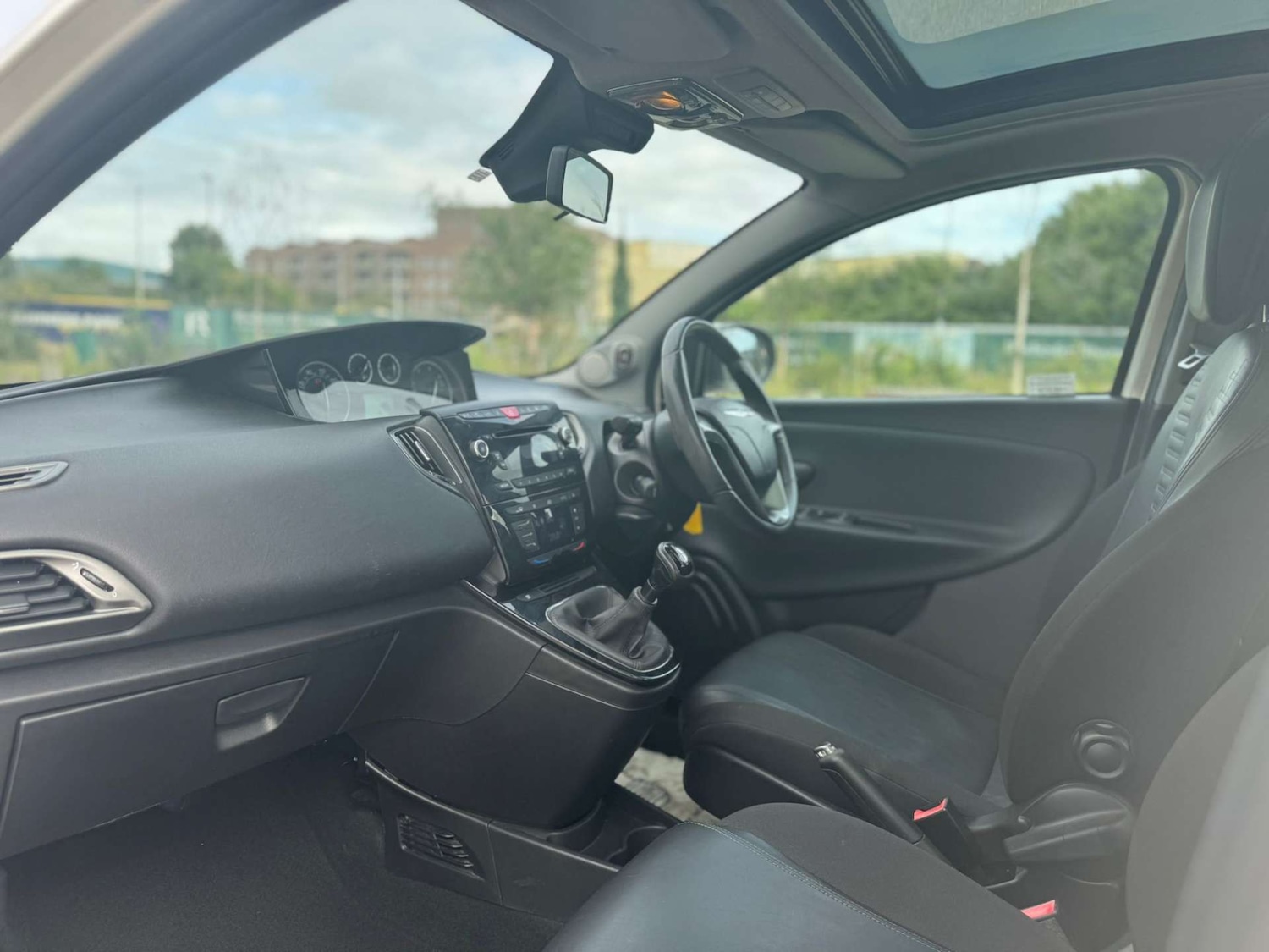 Used Chrysler Ypsilon 2012 for sale - 76602071: Photo 6