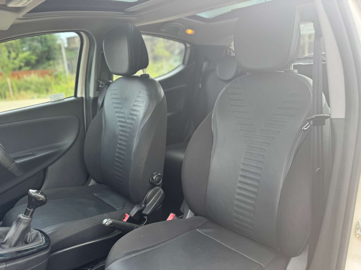 Used Chrysler Ypsilon 2012 for sale - 76602071: Photo 7