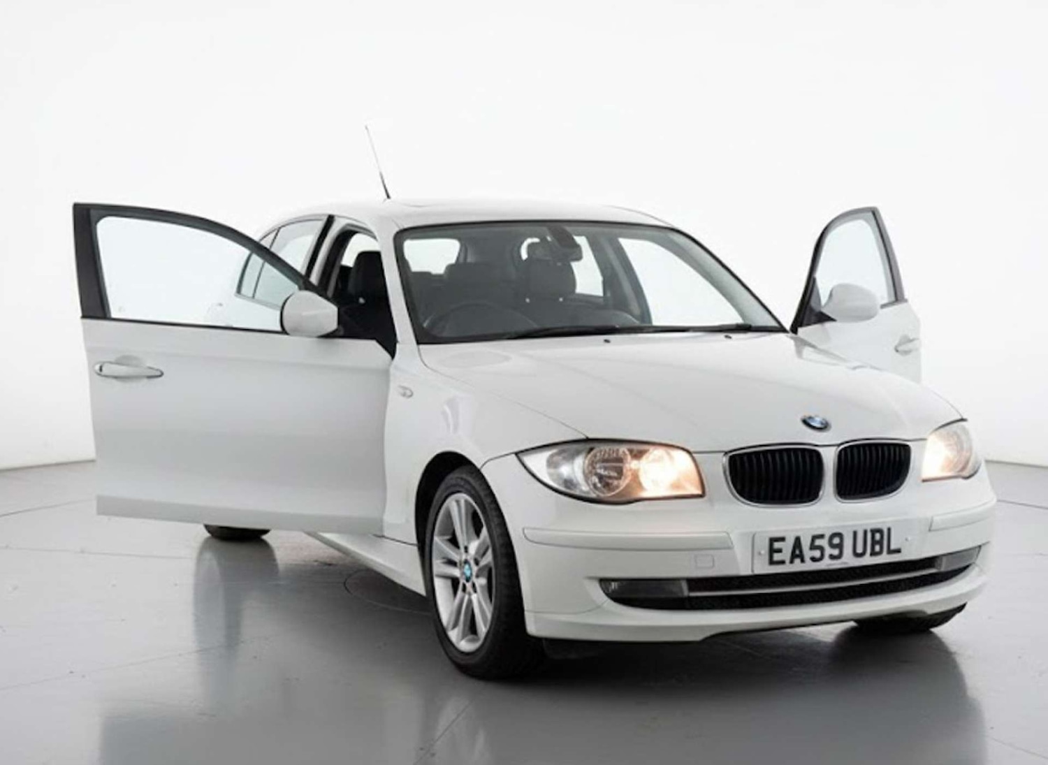Used BMW 1 Series 2009 for sale - 76830100: Photo 1