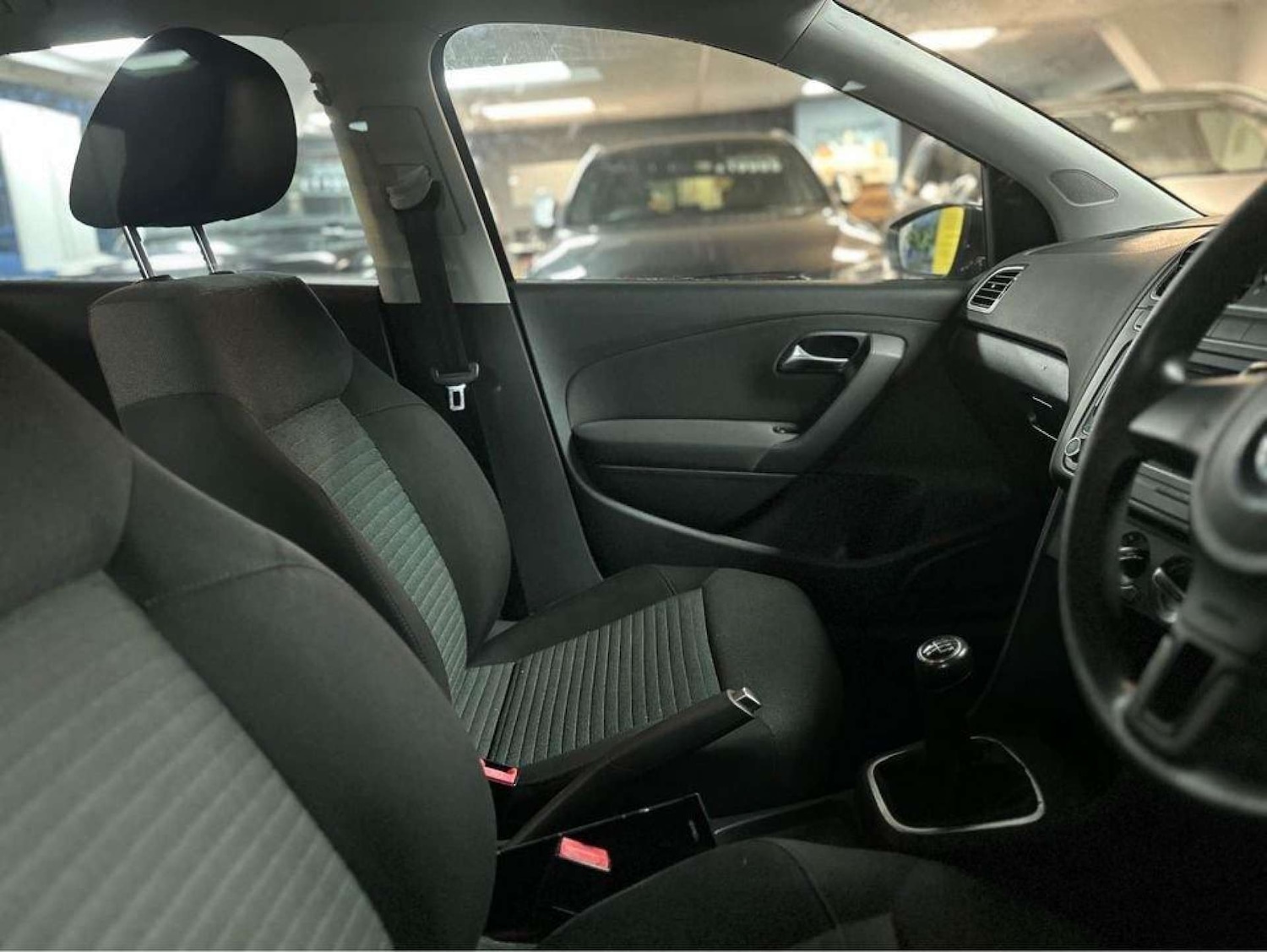 Used Volkswagen Polo 2010 for sale - 76278203: Photo 14