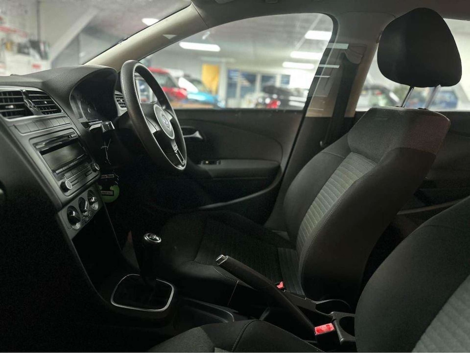 Used Volkswagen Polo 2010 for sale - 76278203: Photo 28