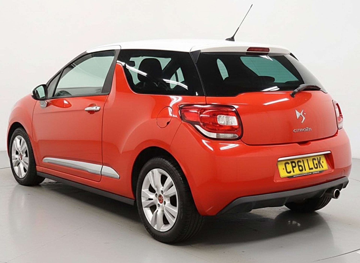 Used Citroen DS3 2011 for sale - 77033674: Photo 3