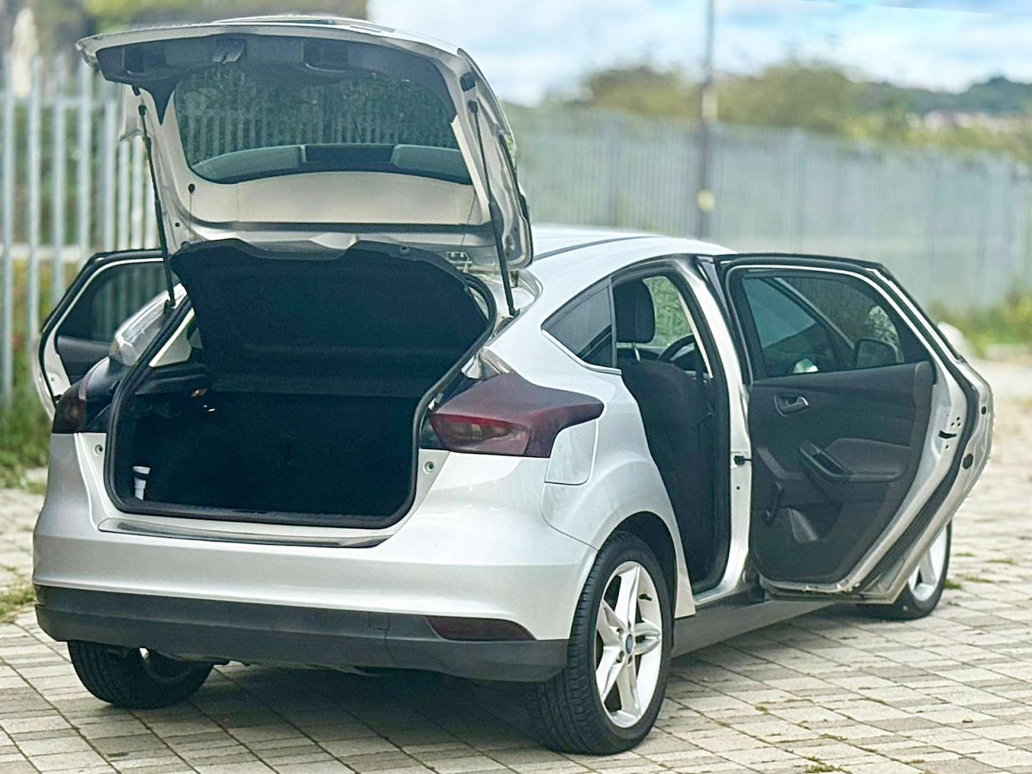 Used Ford Focus 2016 for sale - 76208632: Photo 5