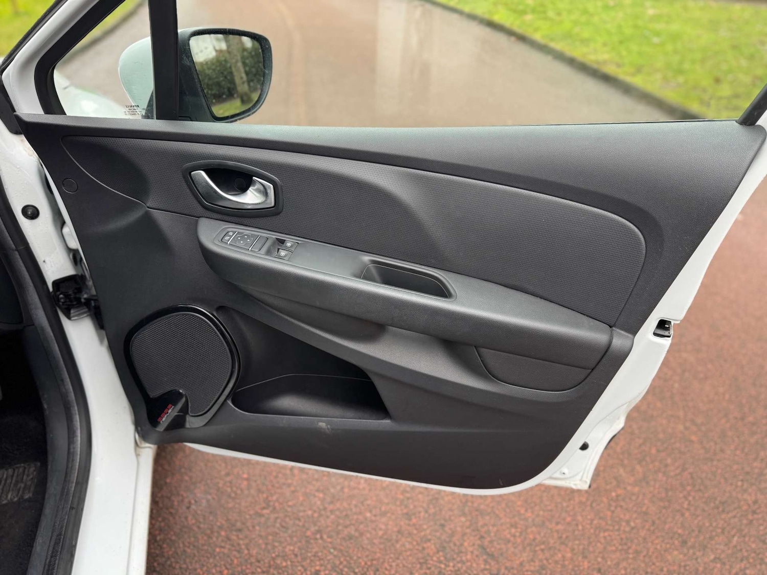 Used Renault Clio 2017 for sale - 76602101: Photo 14