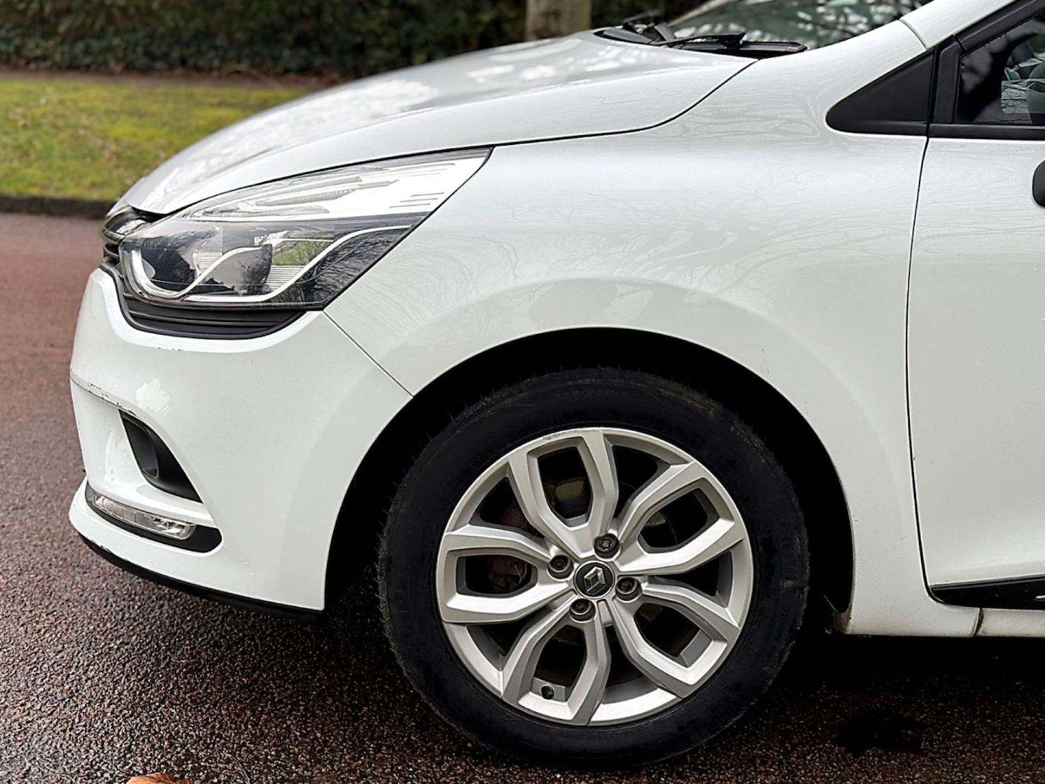 Used Renault Clio 2017 for sale - 76602101: Photo 37