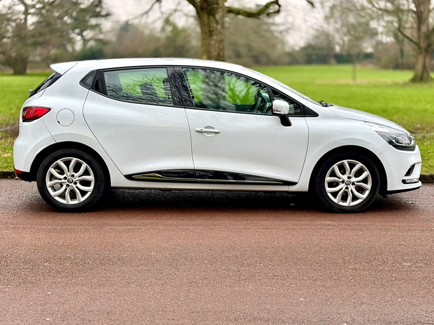 Used Renault Clio 2017 for sale - 76602101: Photo 47